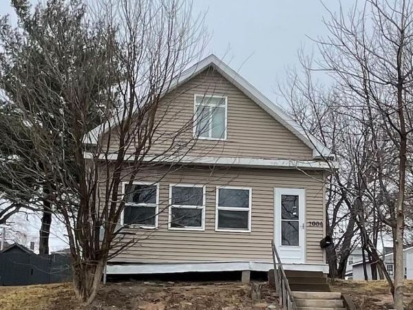 1004 Spring Street, Burlington, IA 52601