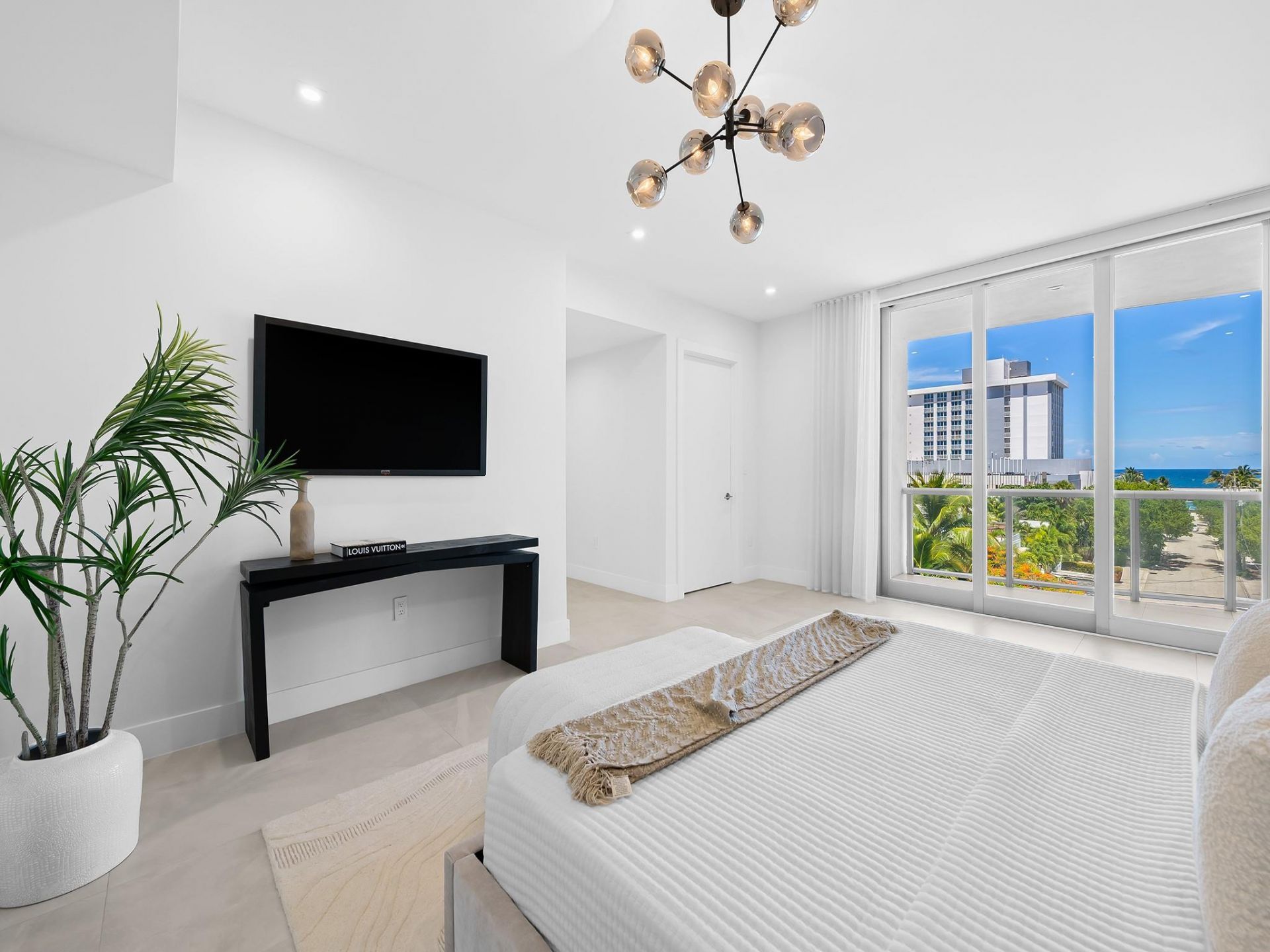 321 N Birch Road, Unit 502, Fort Lauderdale, FL 33304 Photo