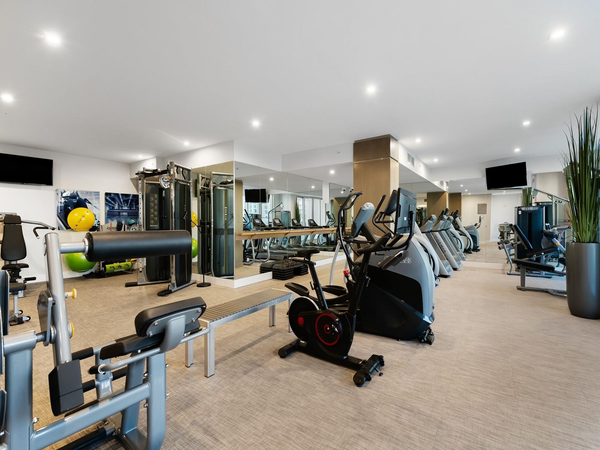 321 N Birch Road, Unit 502, Fort Lauderdale, FL 33304 Photo