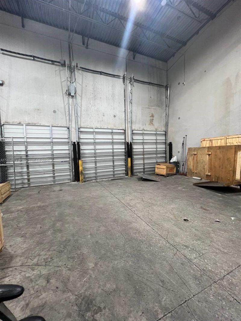 9667 NW 33rd St, Doral, FL 33172 Photo