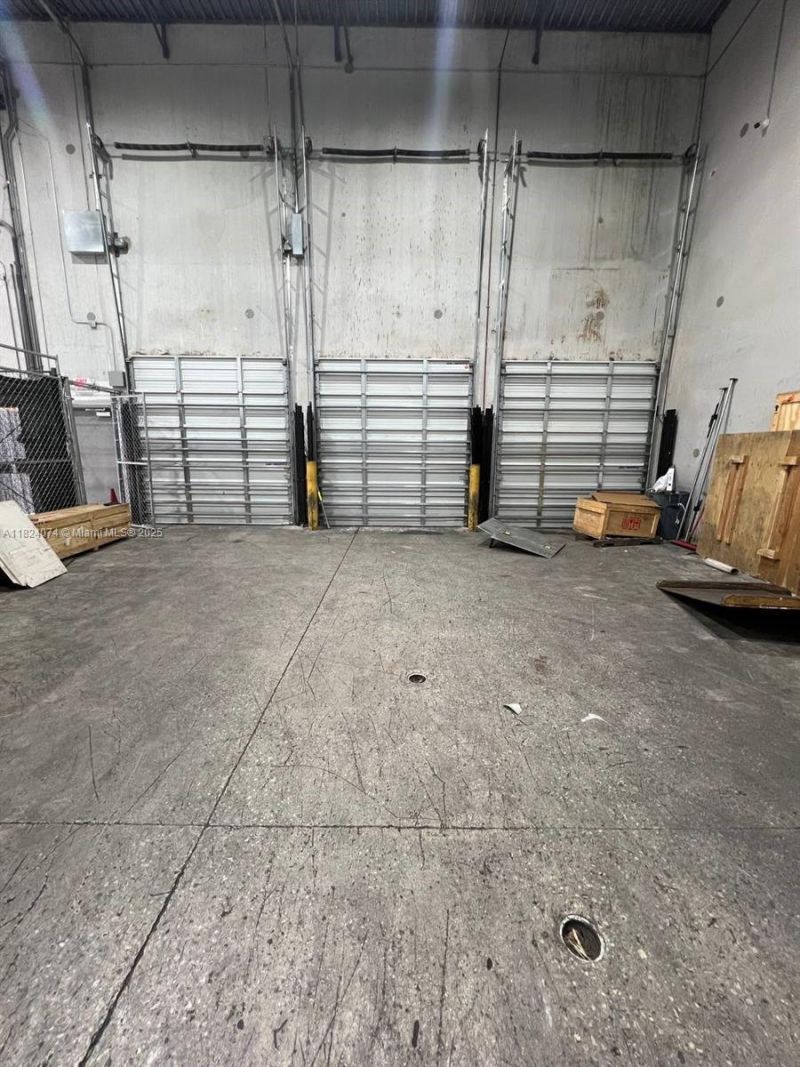 9667 NW 33rd St, Doral, FL 33172 Photo