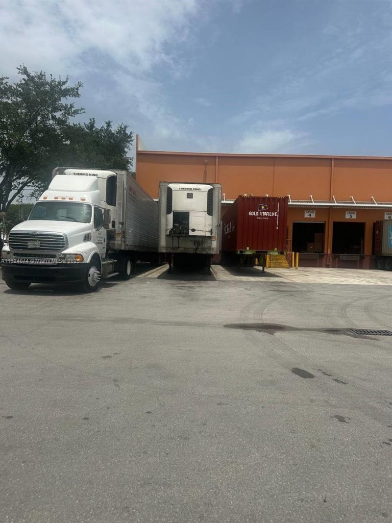 9667 NW 33rd St, Doral, FL 33172 Photo