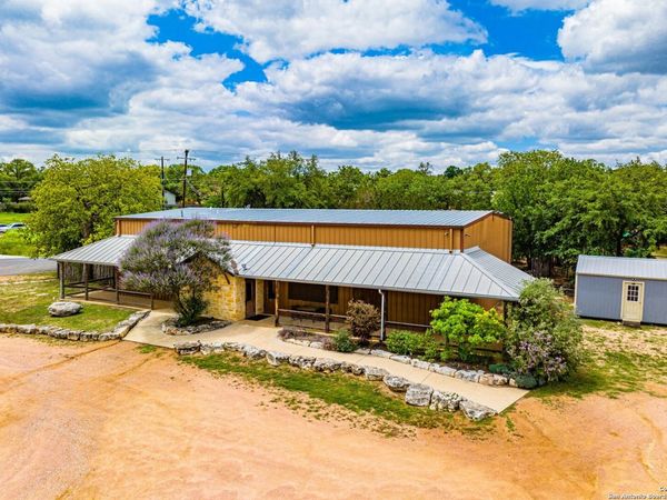 3044 Junction Hwy, Kerrville, TX 78028