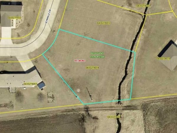 Schmale Circle, Belmond, IA 50421