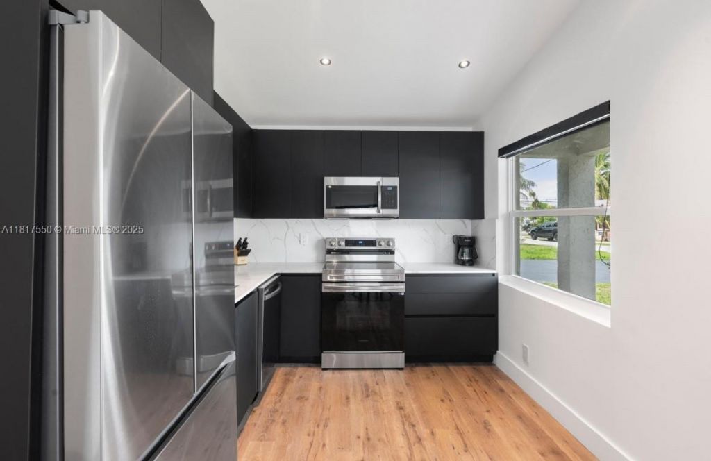 309 SE 3rd Ave, Hallandale Beach, FL 33009 Photo