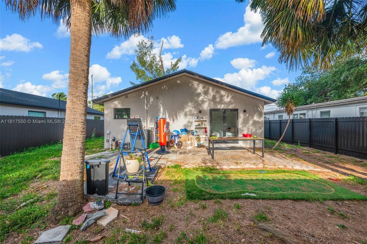 309 SE 3rd Ave, Hallandale Beach, FL 33009 Photo