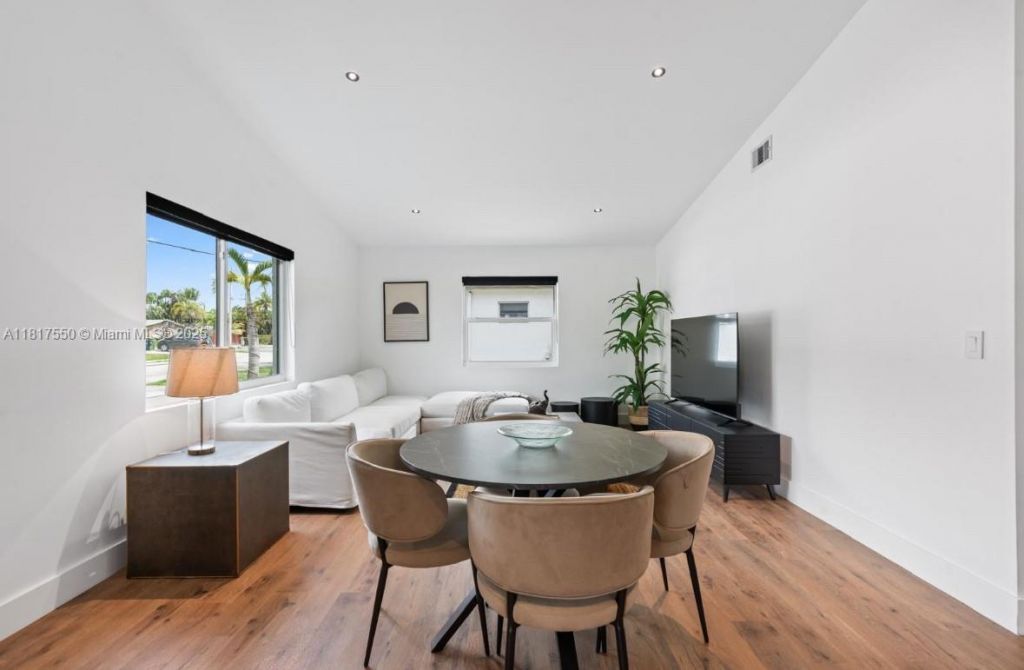 309 SE 3rd Ave, Hallandale Beach, FL 33009 Photo