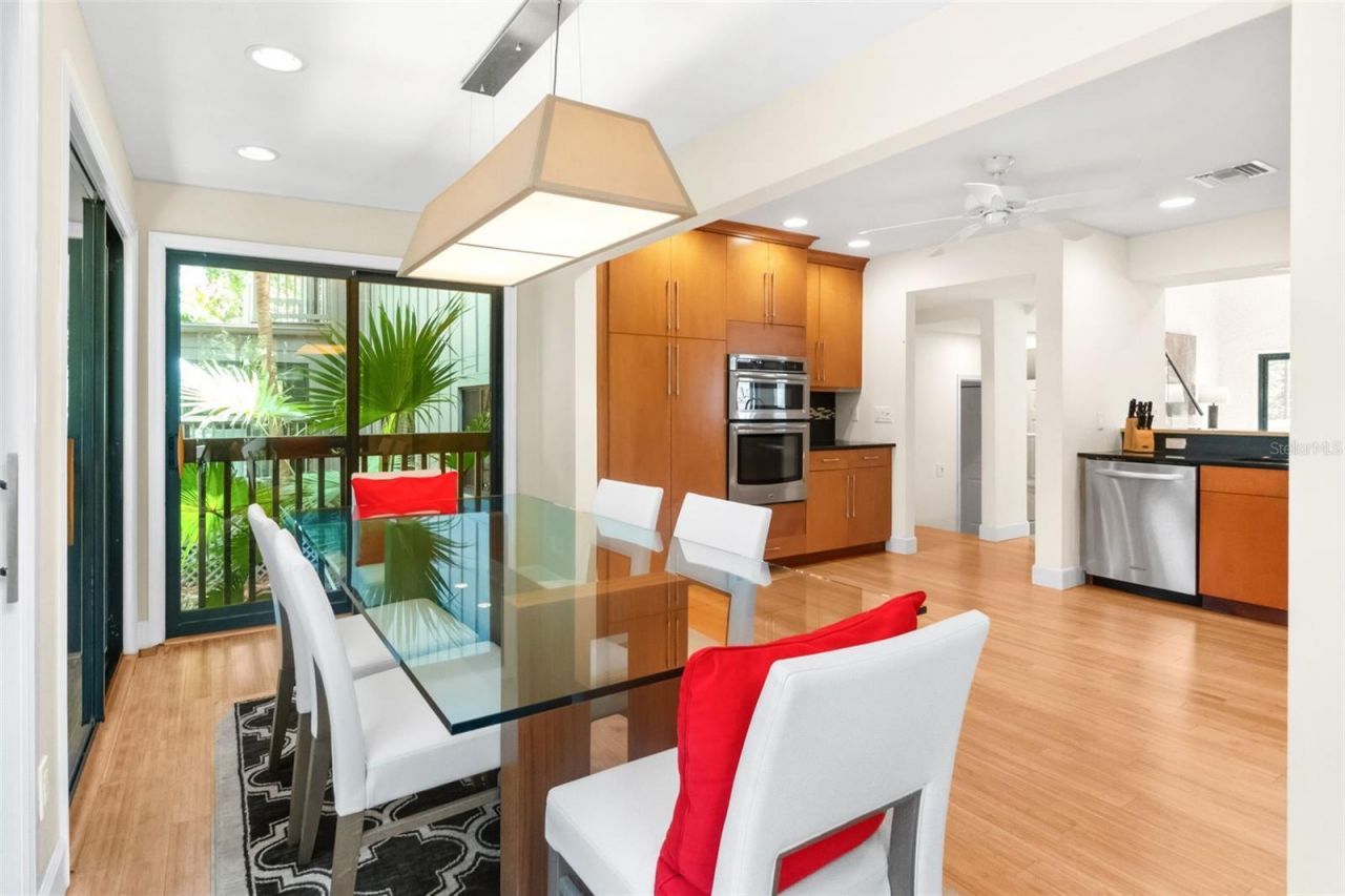 1347 Landings Drive, Unit 6, Sarasota, FL 34231 Photo