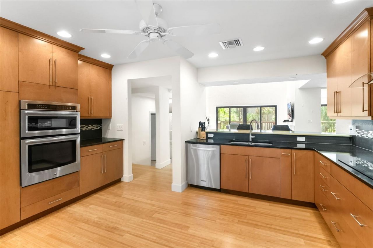 1347 Landings Drive, Unit 6, Sarasota, FL 34231 Photo