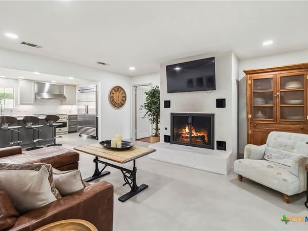 425 W Edgewater Terrace , New Braunfels, TX 78130