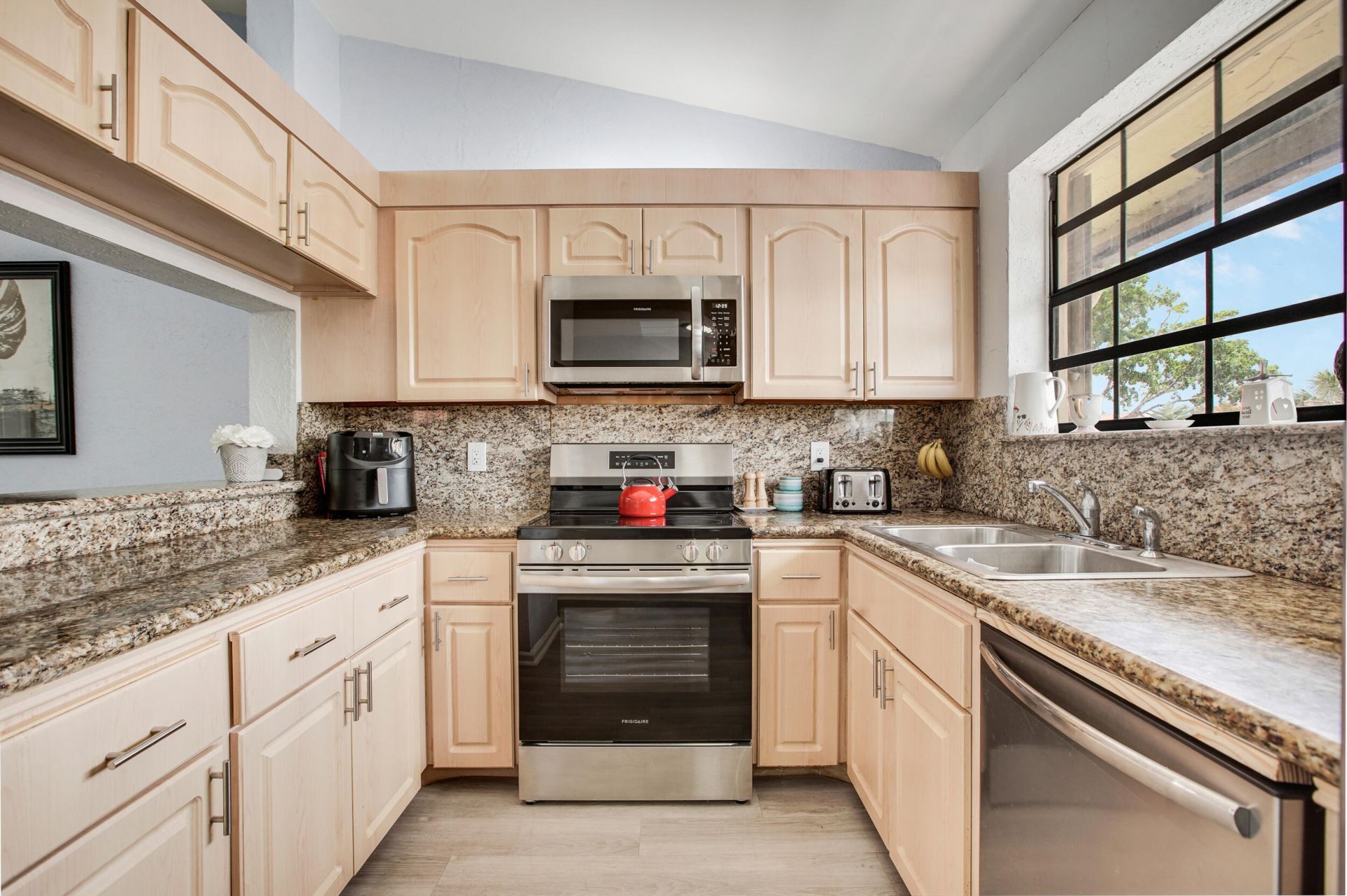 1102 Republic Court, Deerfield Beach, FL 33442 Photo