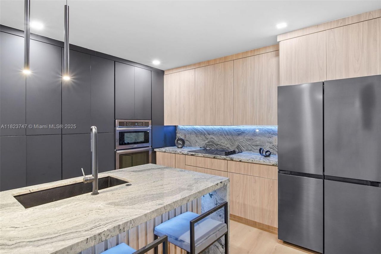 11530 NE 7th Ave, Biscayne Park, FL 33161 Photo