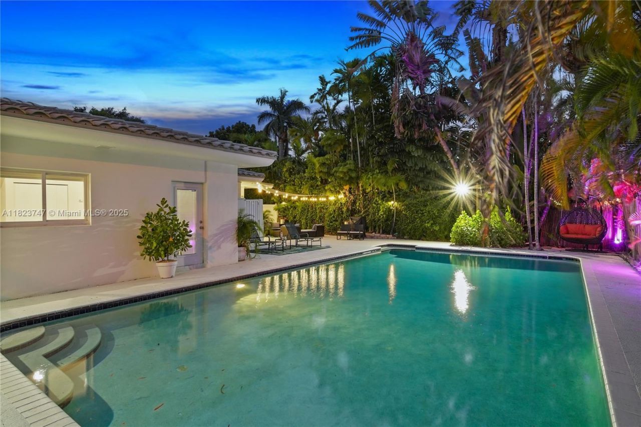 11530 NE 7th Ave, Biscayne Park, FL 33161 Photo