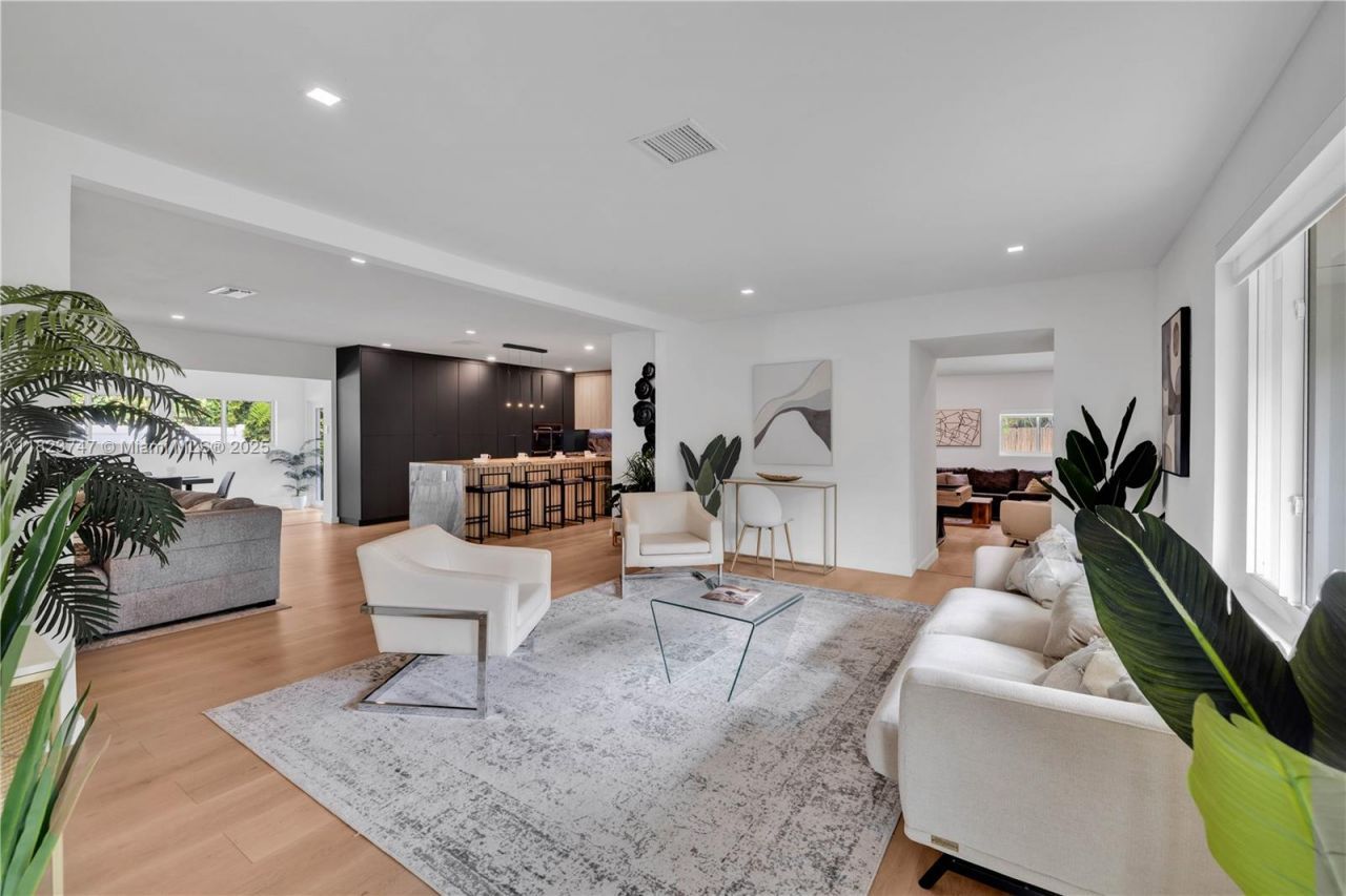 11530 NE 7th Ave, Biscayne Park, FL 33161 Photo