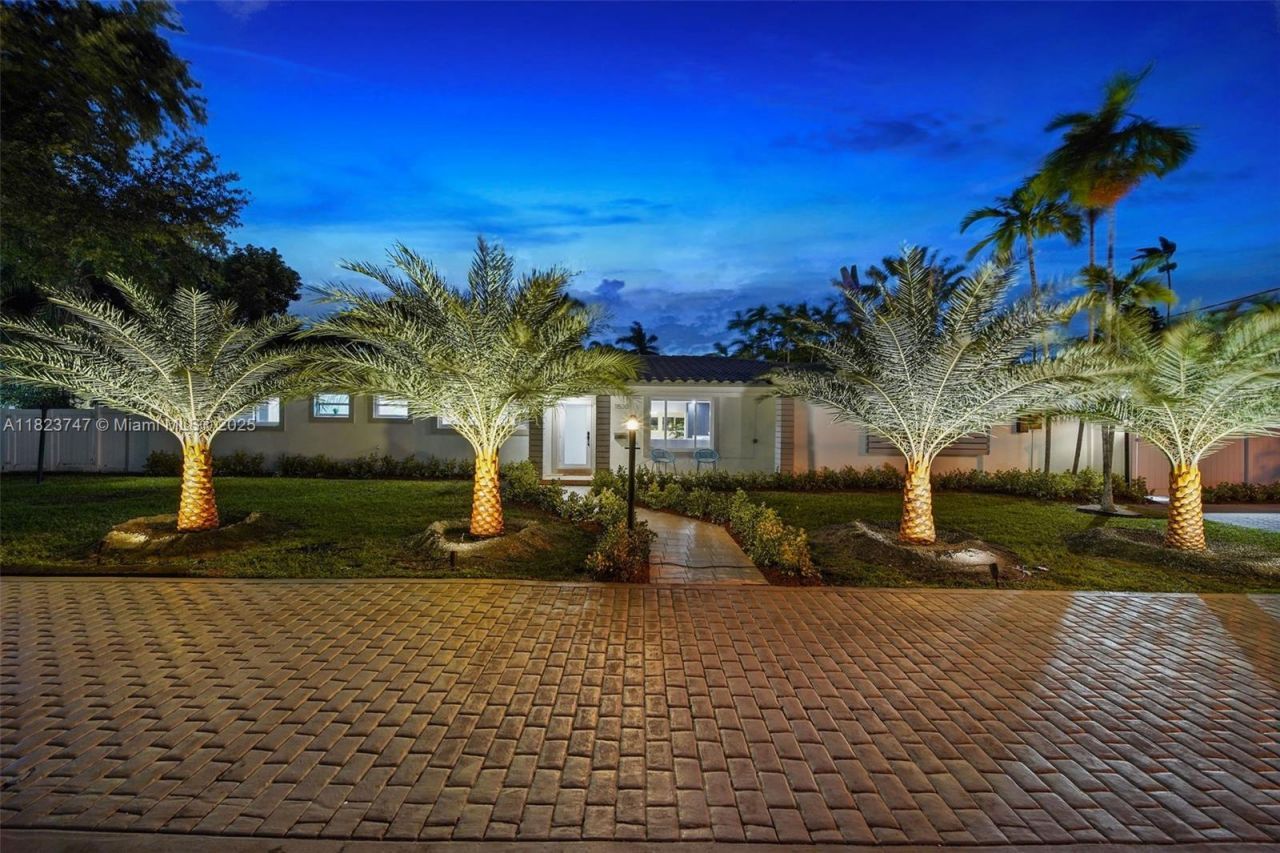 11530 NE 7th Ave, Biscayne Park, FL 33161 Photo