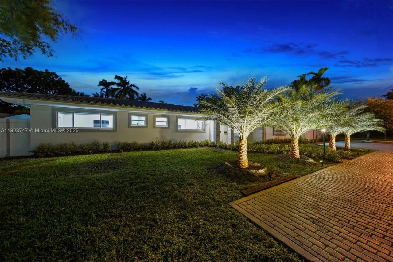 11530 NE 7th Ave, Biscayne Park, FL 33161 Photo