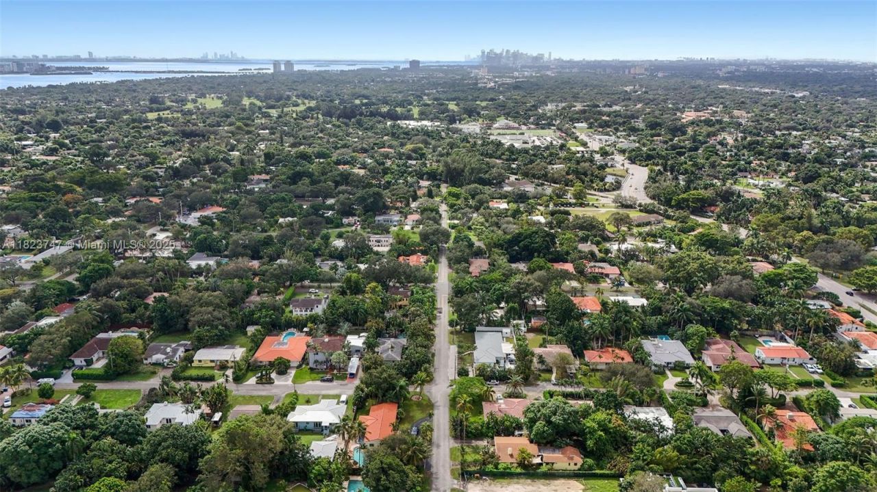 11530 NE 7th Ave, Biscayne Park, FL 33161 Photo