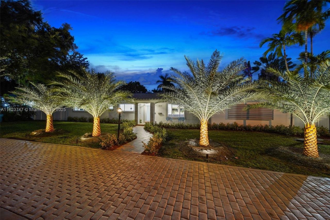 11530 NE 7th Ave, Biscayne Park, FL 33161 Photo