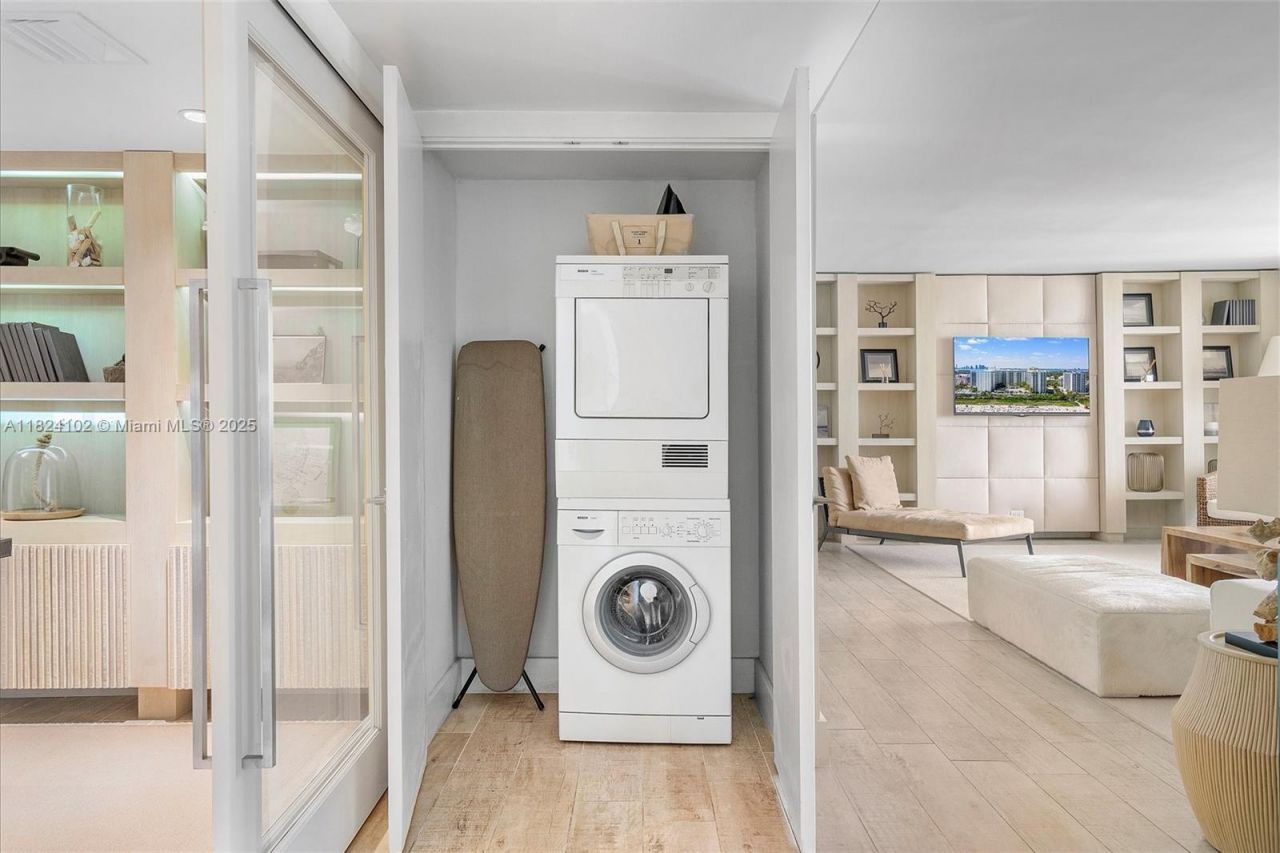 102 24th St, Unit 1415, Miami Beach, FL 33139 Photo