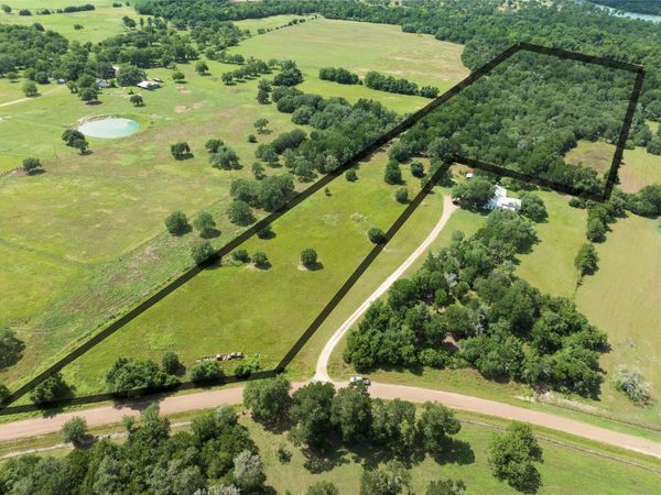 000 Hranicky RD, Schulenburg, TX 78956