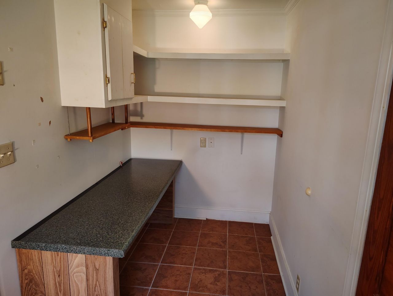 406 Thames Street Photo 32