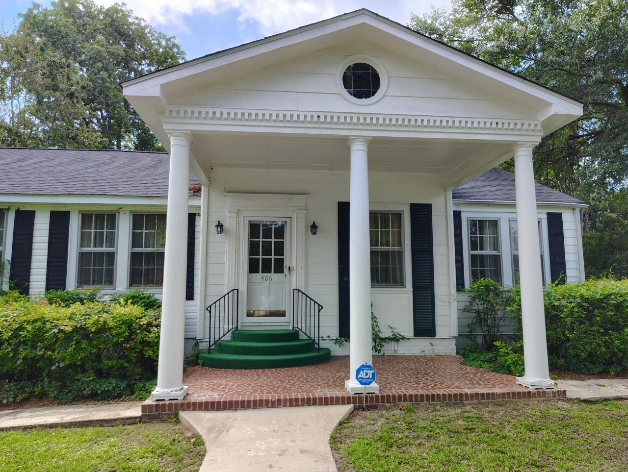 406 Thames Street Photo 8