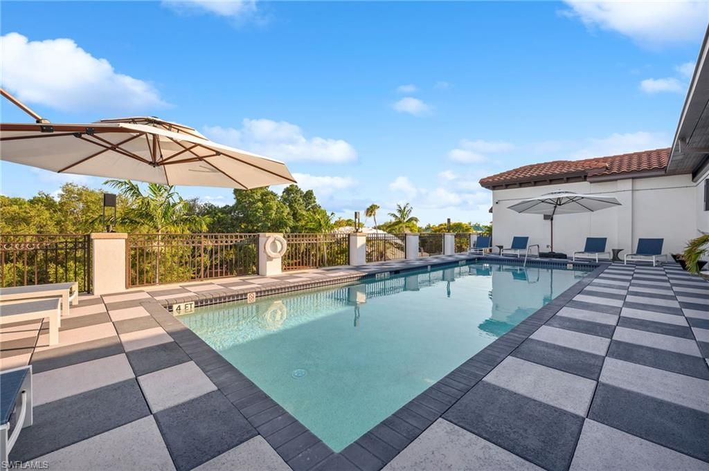 780 5th Ave S, Unit 302, Naples, FL 34102 Photo