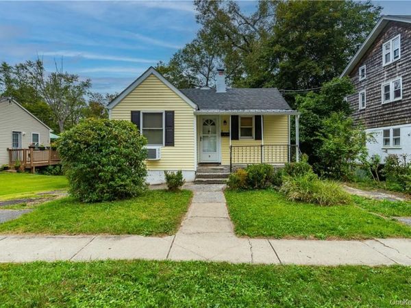 9 Oakland Avenue, Walden, NY 12586