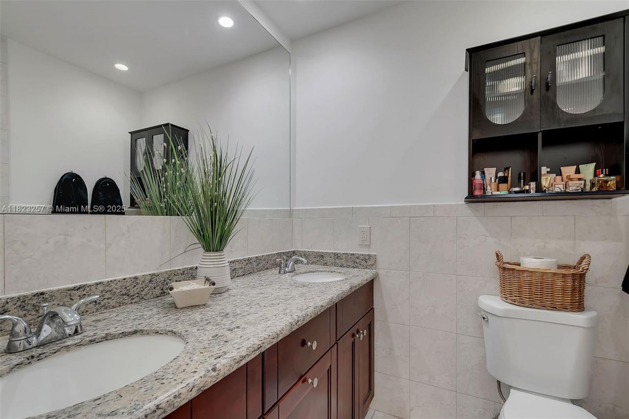 7340 SW 123rd Ter, Pinecrest, FL 33156 Photo