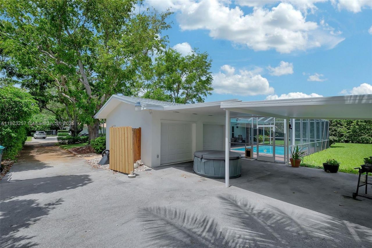 7340 SW 123rd Ter, Pinecrest, FL 33156 Photo