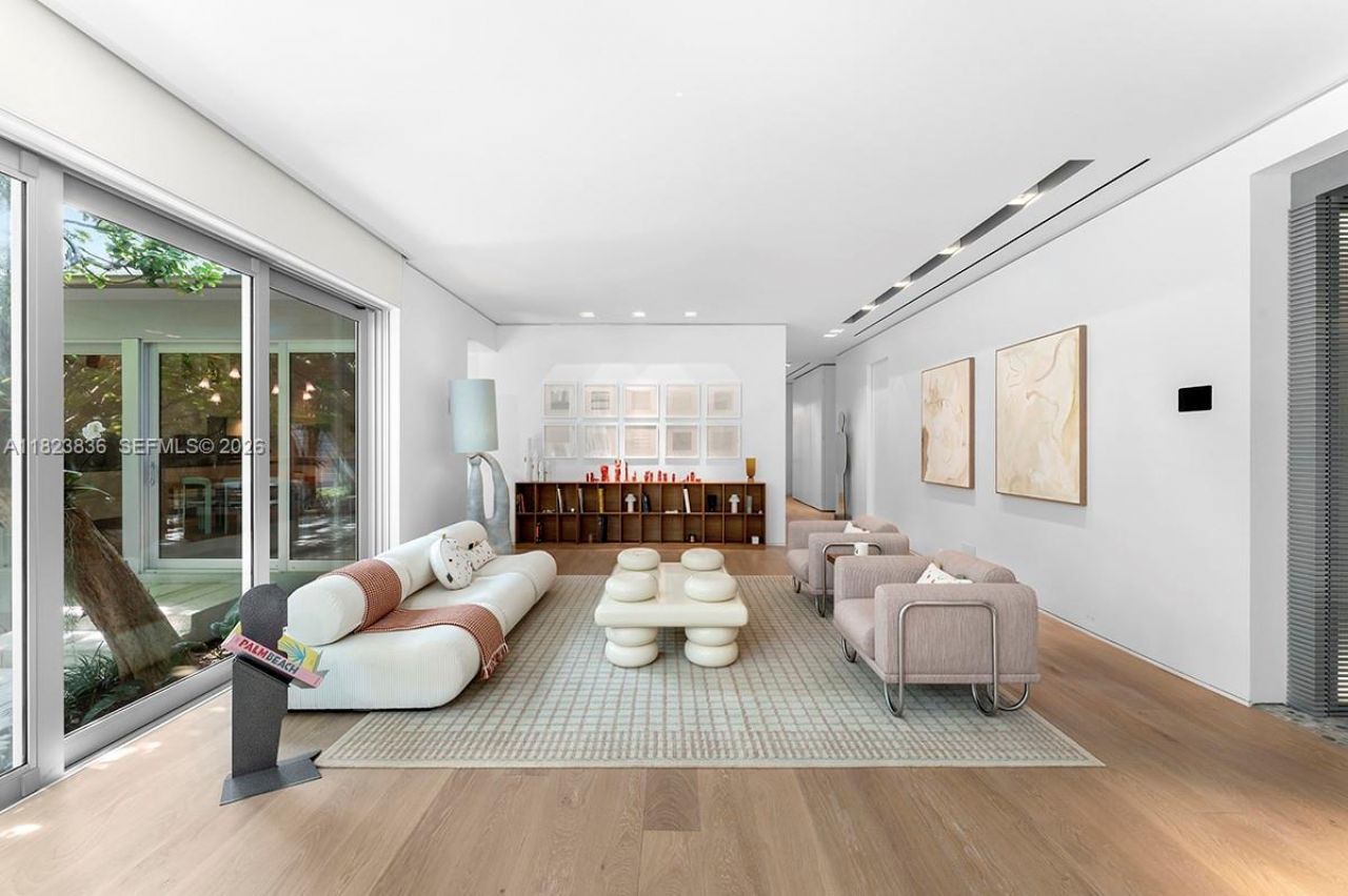 11 La Gorce Cir, Miami Beach, FL 33141 Photo