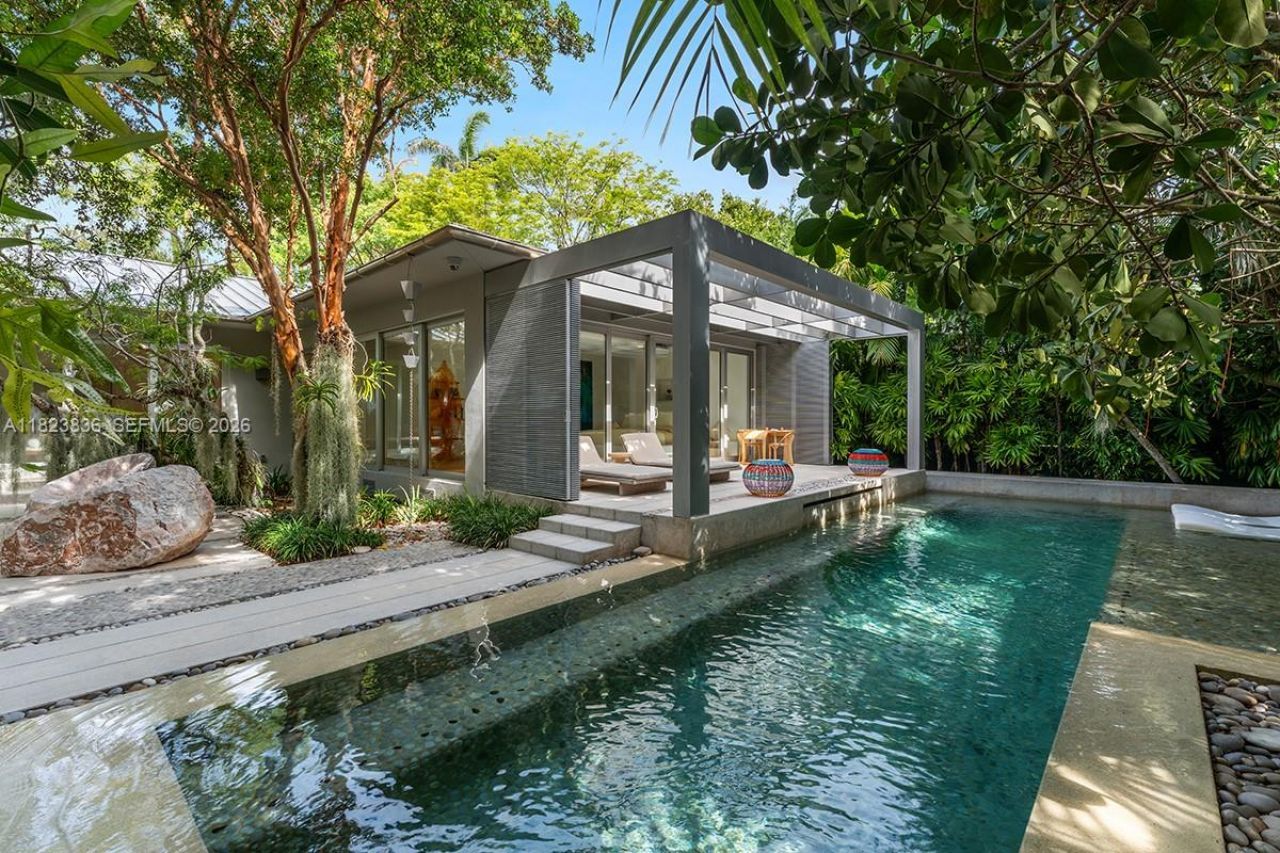 11 La Gorce Cir, Miami Beach, FL 33141 Photo