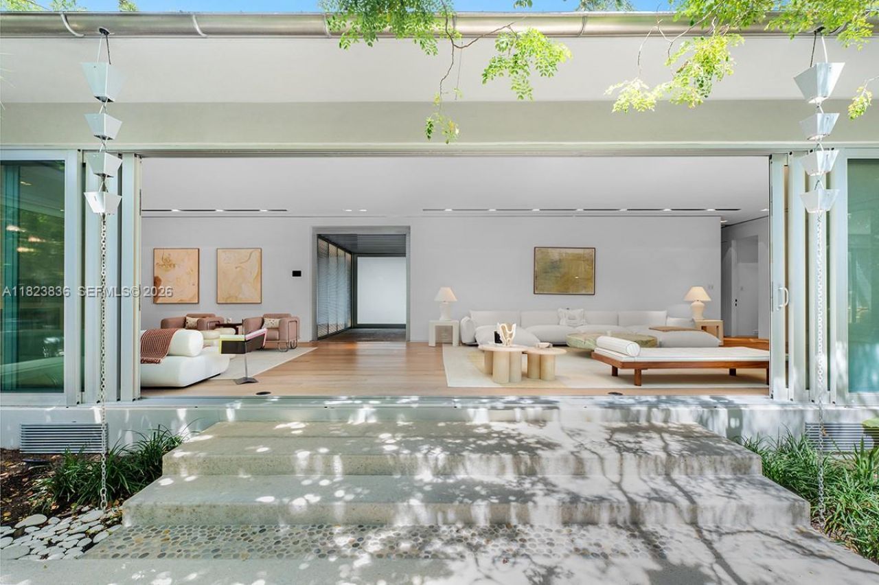 11 La Gorce Cir, Miami Beach, FL 33141 Photo