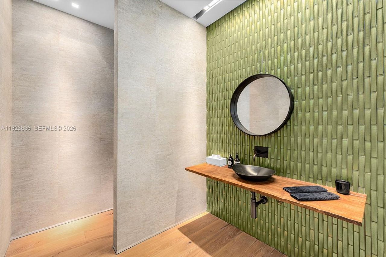 11 La Gorce Cir, Miami Beach, FL 33141 Photo