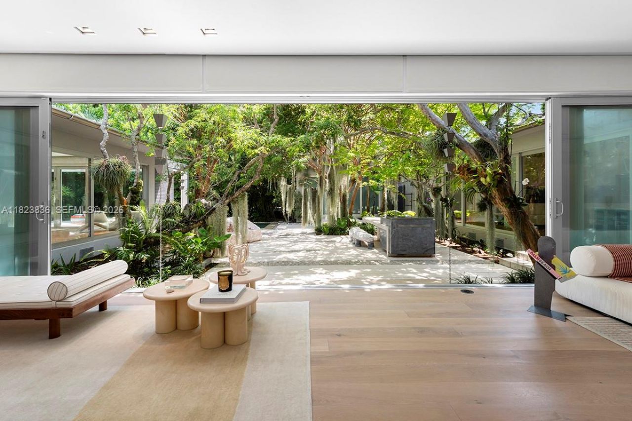 11 La Gorce Cir, Miami Beach, FL 33141 Photo