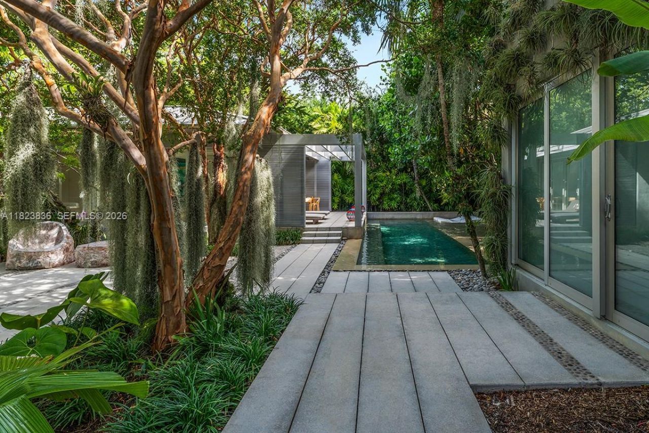 11 La Gorce Cir, Miami Beach, FL 33141 Photo