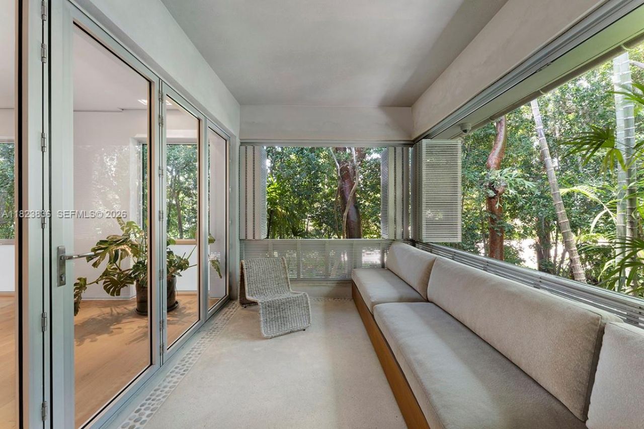 11 La Gorce Cir, Miami Beach, FL 33141 Photo