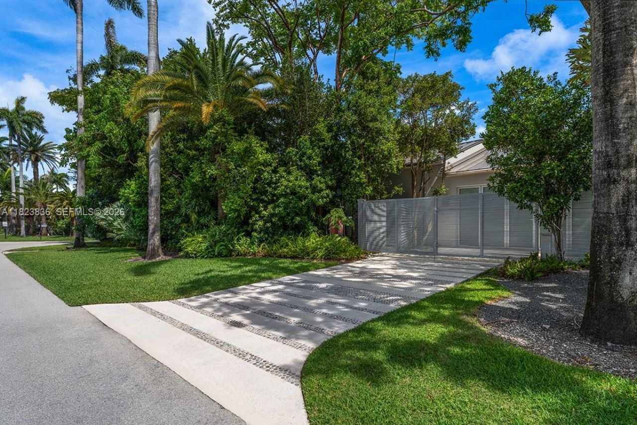 11 La Gorce Cir, Miami Beach, FL 33141 Photo