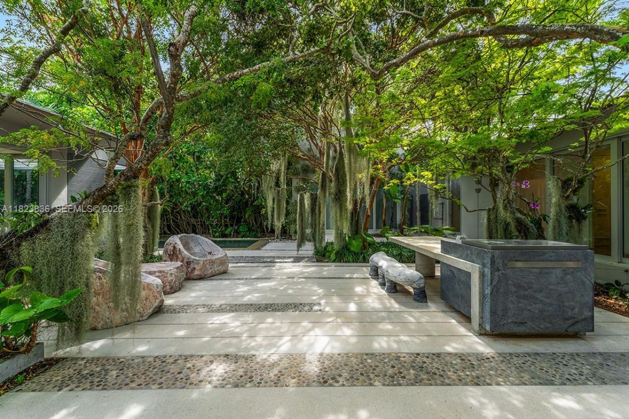 11 La Gorce Cir, Miami Beach, FL 33141 Photo