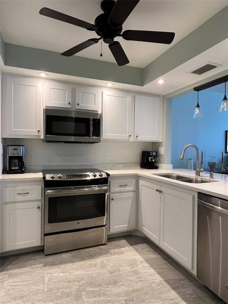 6218 Palma Del Mar, Unit 303, Saint Petersburg, FL 33715 Photo