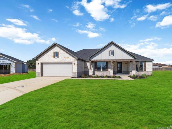 1587 Vista View Drive, Pleasanton, TX 78064