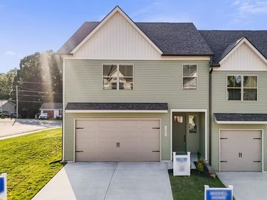 1805 Bennett Village Drive, Maryville, TN 37804