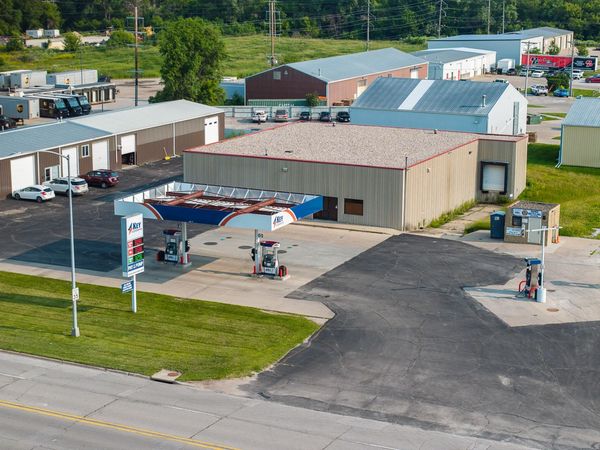 803 E Lincoln Way, Ames, IA 50010