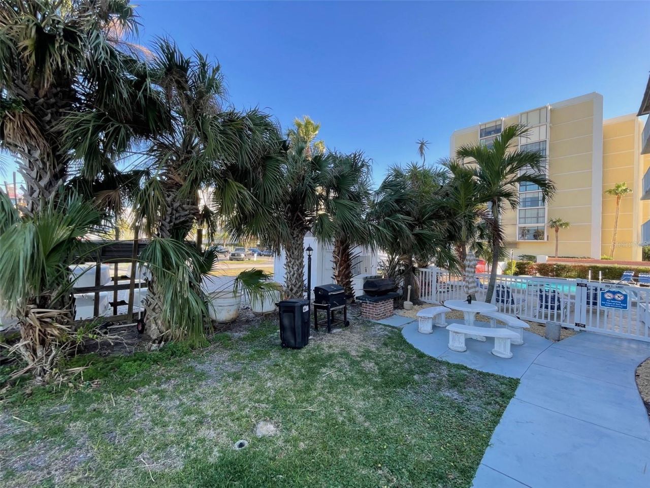 800 Bayway Boulevard, Unit 14, Clearwater Beach, FL 33767 Photo
