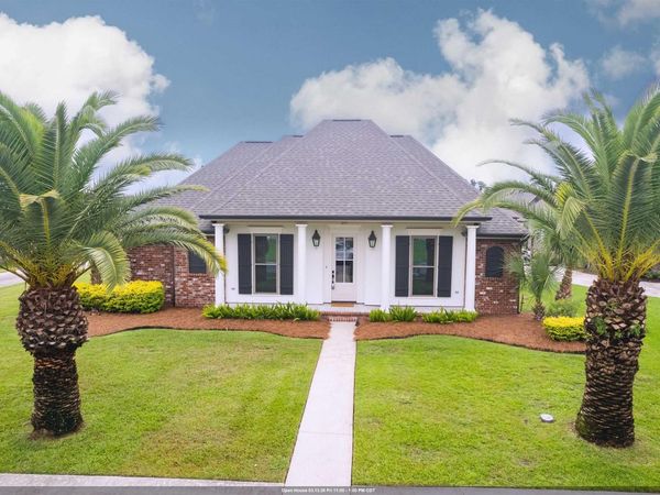 359 Tigerlily Dr, Houma, LA 70360