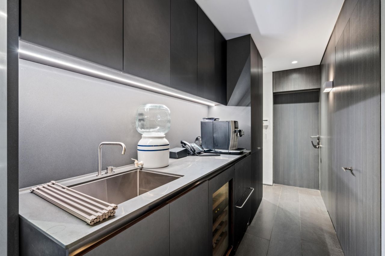 2 N Breakers Row, Unit N25, Palm Beach, FL 33480 Photo