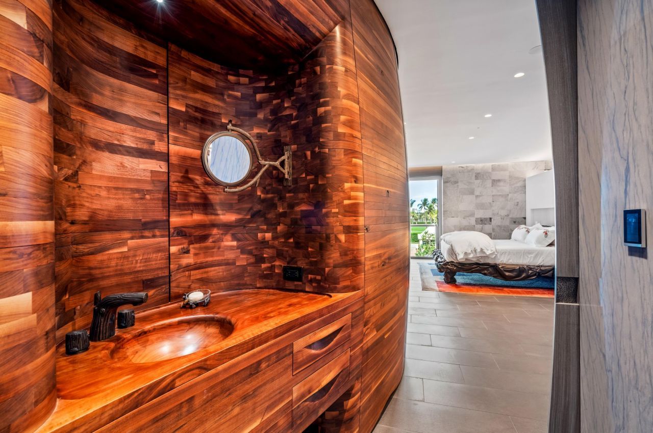 2 N Breakers Row, Unit N25, Palm Beach, FL 33480 Photo