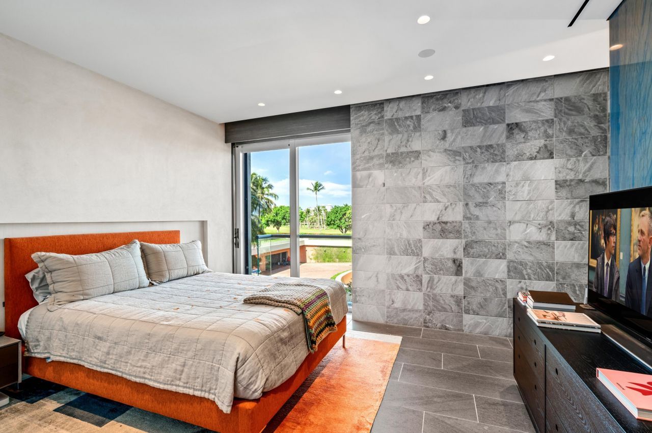 2 N Breakers Row, Unit N25, Palm Beach, FL 33480 Photo