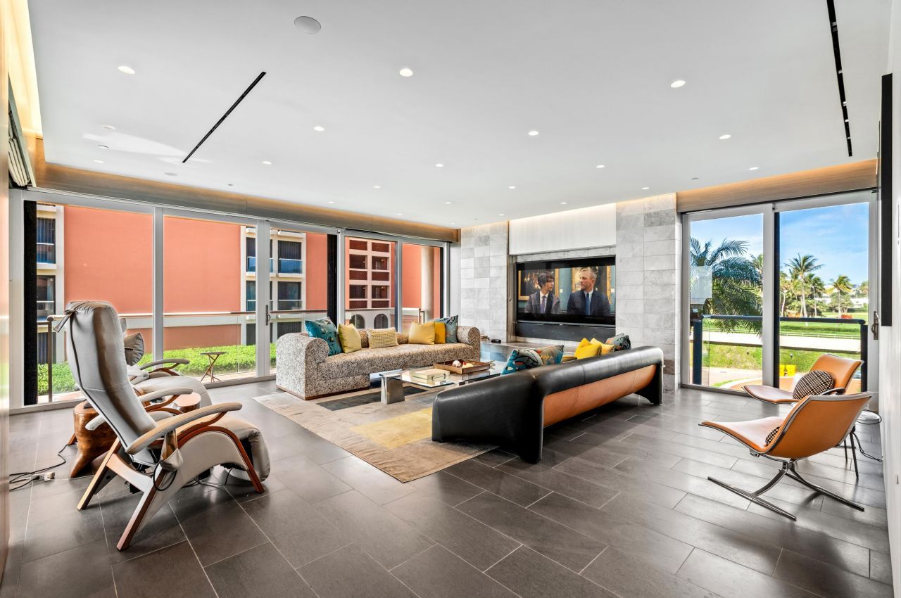 2 N Breakers Row, Unit N25, Palm Beach, FL 33480 Photo