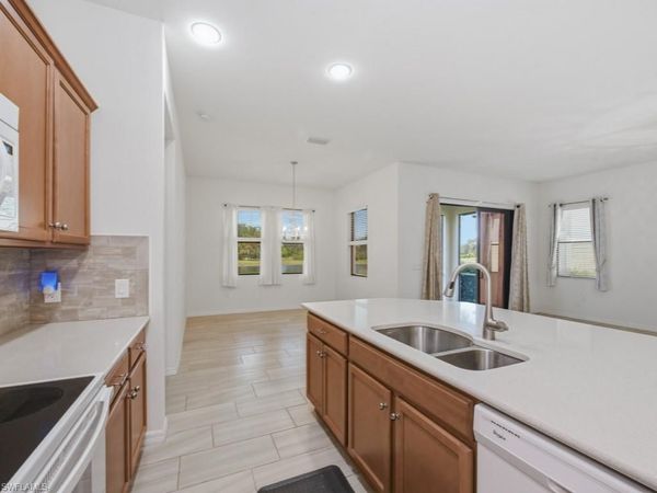 10646 Essex Square BLVD, FORT MYERS, FL 33913